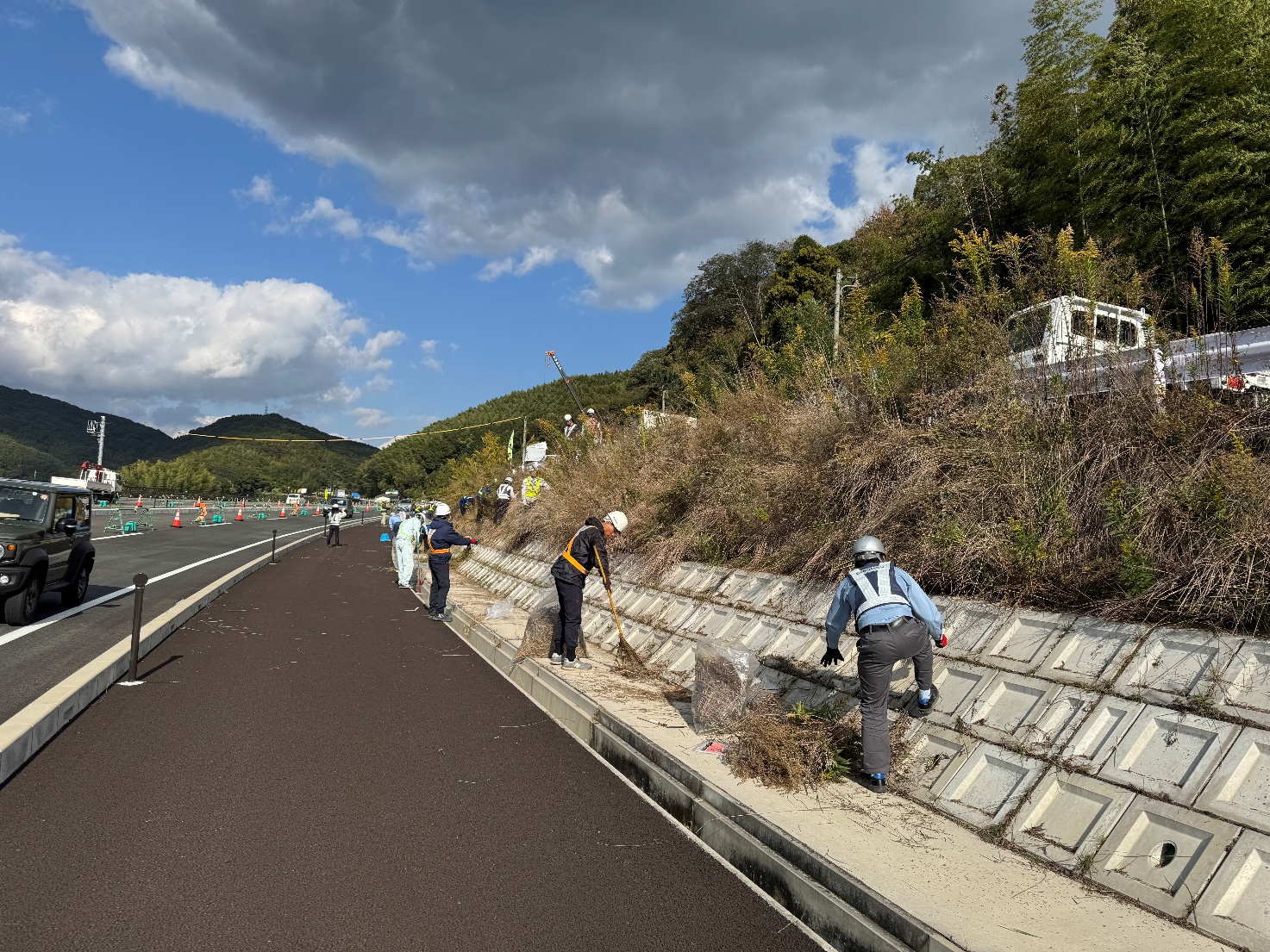 「土木の日」富海拡幅清掃活動